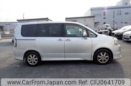 toyota voxy 2007 NIKYO_EP23142