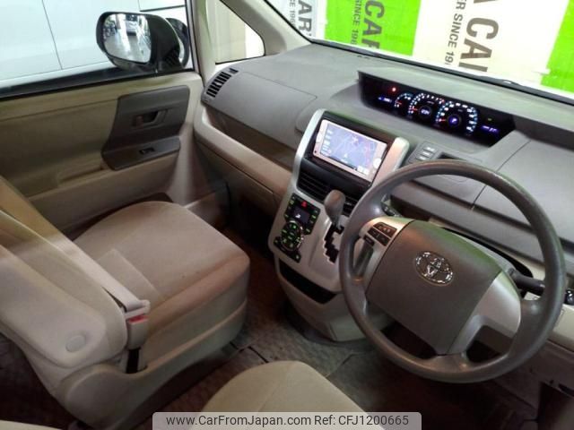 toyota noah 2013 -TOYOTA--Noah DBA-ZRR70G--ZRR70-0584118---TOYOTA--Noah DBA-ZRR70G--ZRR70-0584118- image 2