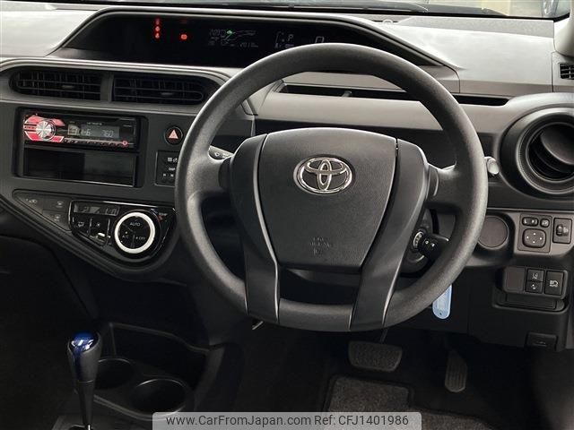 toyota aqua 2018 CFJ1401986 image 2