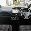 toyota-voxy-2017-14590-car_82ea3fda-e982-4d1f-827f-7f9d3a1cd1aa