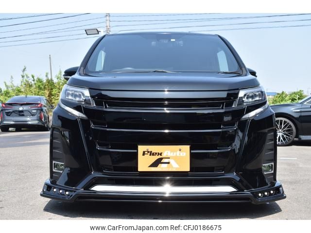 toyota noah 2018 GOO_JP_700020111130240901008 image 2