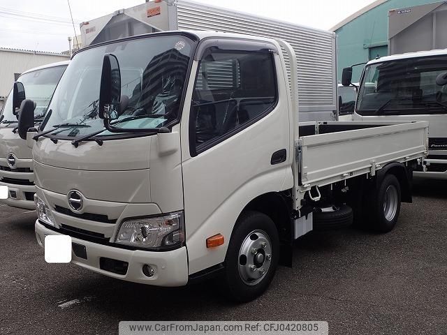 hino dutro 2024 GOO_NET_EXCHANGE_0707934A30241031W002 image 2