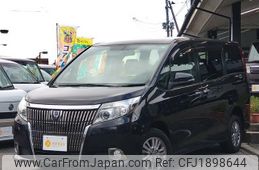 toyota esquire 2015 CFJ1898644