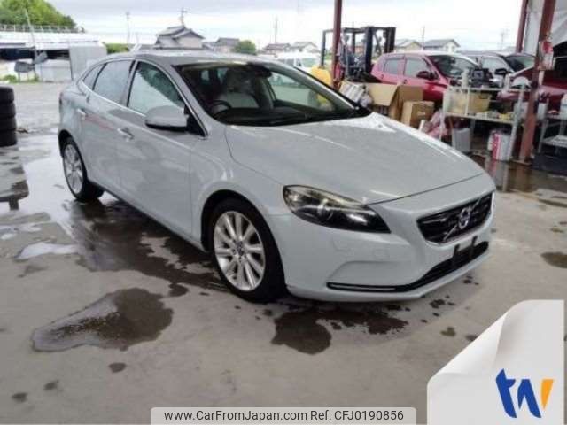 volvo v40 2013 -VOLVO--Volvo V40 DBA-MB4164T--YV1MV485BE2092333---VOLVO--Volvo V40 DBA-MB4164T--YV1MV485BE2092333- image 1