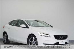 volvo v40 2016 -VOLVO 【名変中 】--Volvo V40 MD4204T--H2386865---VOLVO 【名変中 】--Volvo V40 MD4204T--H2386865-