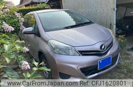 toyota vitz 2011 CFJ1620801