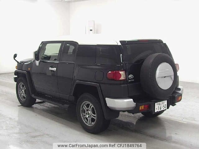 toyota fj-cruiser 2017 CFJ1849764 image 2