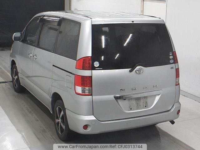 toyota noah 2005 TE643 image 1