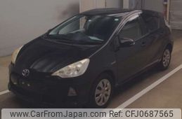 toyota aqua 2012 CFJ0687565
