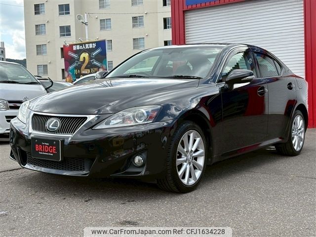 lexus is 2011 CFJ1634228 image 2