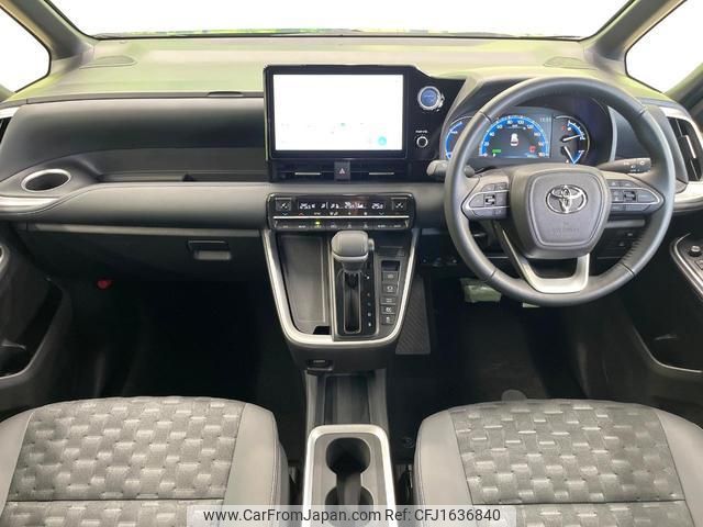 toyota voxy 2022 CFJ1636840 image 2