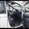 toyota noah 2018 -TOYOTA--Noah ZWR80W--0308660---TOYOTA--Noah ZWR80W--0308660- image 30