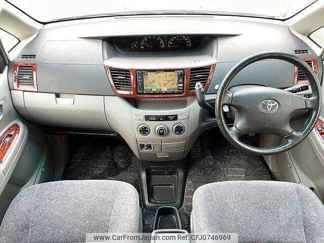 toyota noah 2002 504928-927913 image 1