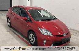 toyota prius 2013 -TOYOTA--Prius ZVW30-1682679---TOYOTA--Prius ZVW30-1682679-