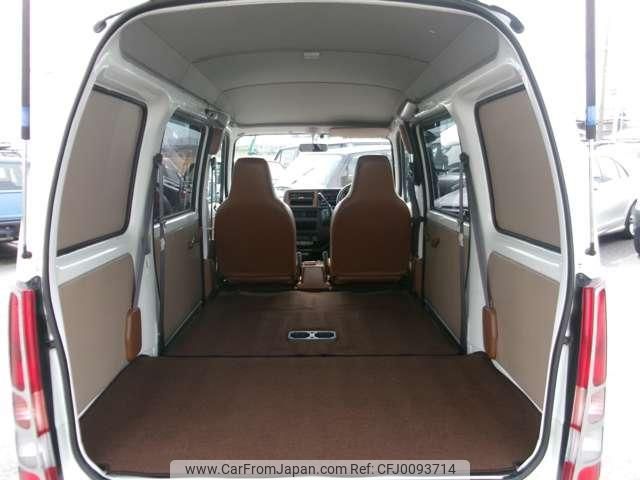 car_84056935-ee1c-4d21-a9aa-2eb436f5d00d_640_0