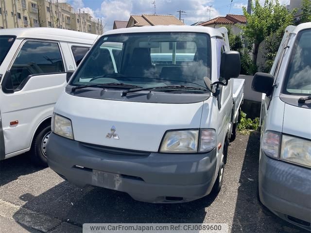 mitsubishi delica-truck 2006 GOO_NET_EXCHANGE_0705336A30240807W001 image 1