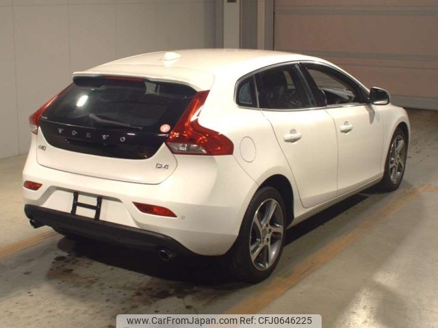 volvo v40 2016 -VOLVO--Volvo V40 MD4204T-YV1MVA8RDG2330009---VOLVO--Volvo V40 MD4204T-YV1MVA8RDG2330009- image 2