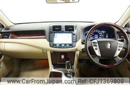 toyota crown 2010 504928-931217