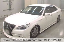 toyota crown 2015 CFJ1632410