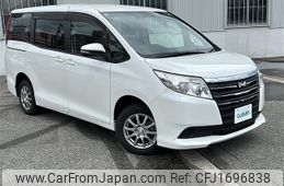 toyota noah 2015 CFJ1696838