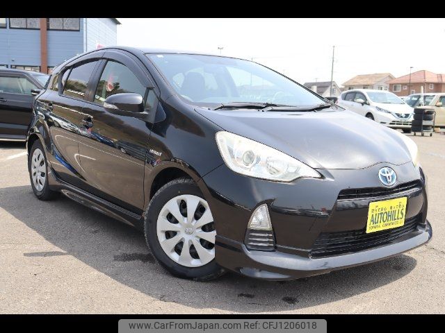 toyota aqua 2012 -TOYOTA--AQUA NHP10--6052817---TOYOTA--AQUA NHP10--6052817- image 1