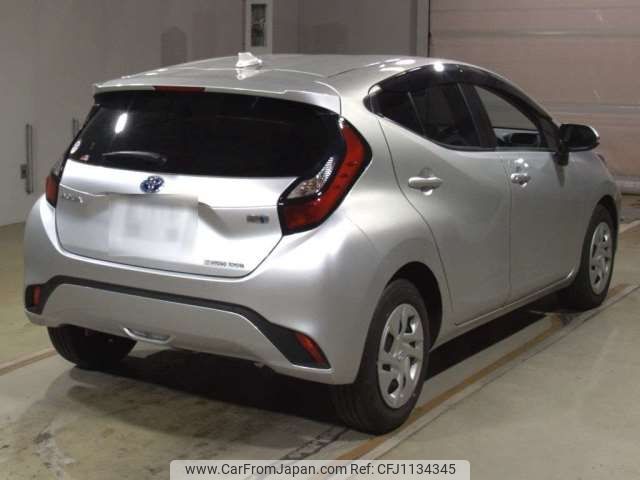 toyota aqua 2022 -TOYOTA--AQUA 6AA-MXPK11--MXPK11-2047702---TOYOTA--AQUA 6AA-MXPK11--MXPK11-2047702- image 2