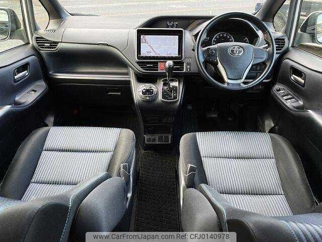 toyota voxy 2014 504928-923713 image 1