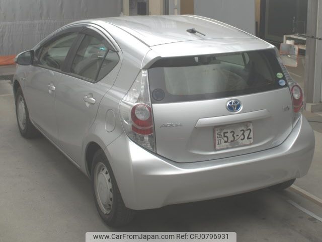 toyota aqua 2014 -TOYOTA--AQUA NHP10-6250075---TOYOTA--AQUA NHP10-6250075- image 2