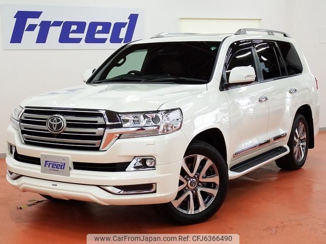 JCollection 1:43 Toyota Land Cruiser 200 Year 2010 gold