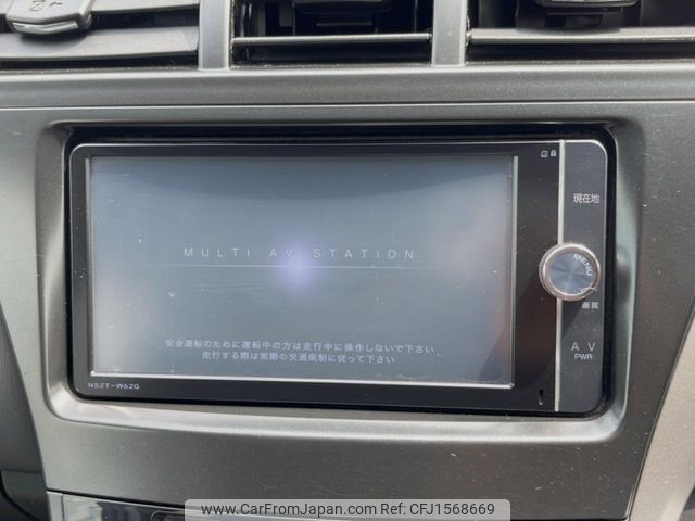 toyota prius-α 2013 CFJ1568669 image 2