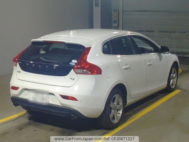 volvo v40 2015 -VOLVO 【湘南 302て6205】--Volvo V40 MB4164T-YV1MV485BF2251604---VOLVO 【湘南 302て6205】--Volvo V40 MB4164T-YV1MV485BF2251604- image 2