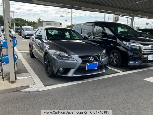 lexus is 2013 CFJ1740385 image 1