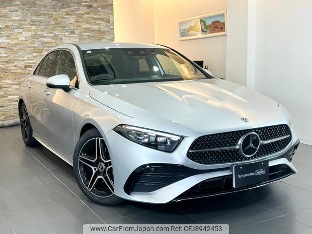 mercedes-benz a-class 2023 quick_quick_3DA-177112_W1K1771122J410155 image 1
