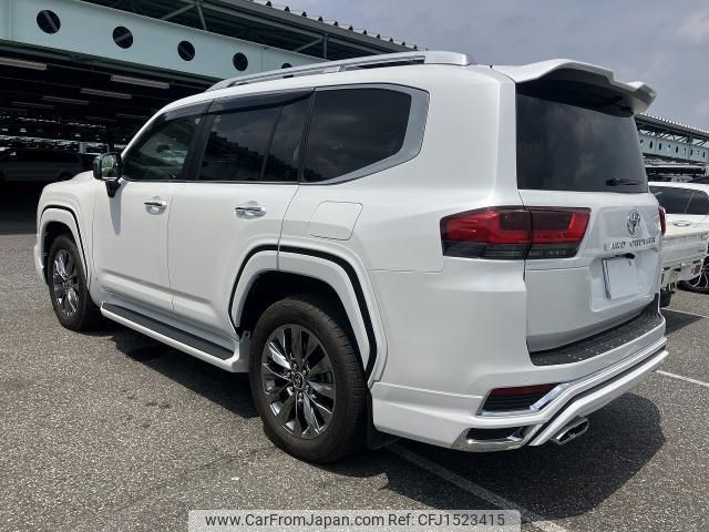 toyota land-cruiser 2023 CFJ1523415 image 2