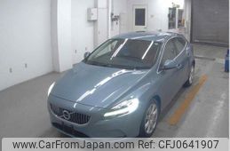 volvo v40 2017 quick_quick_DBA-MB4154T_YV1MV2920H2410480