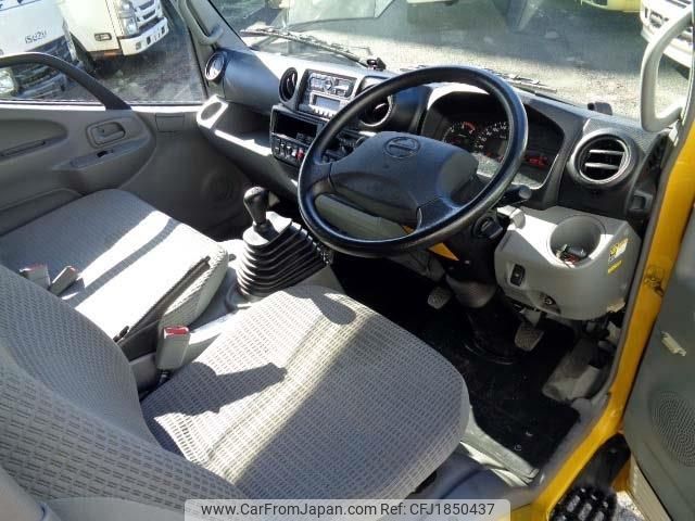 hino dutro 2018 CFJ1850437 image 2