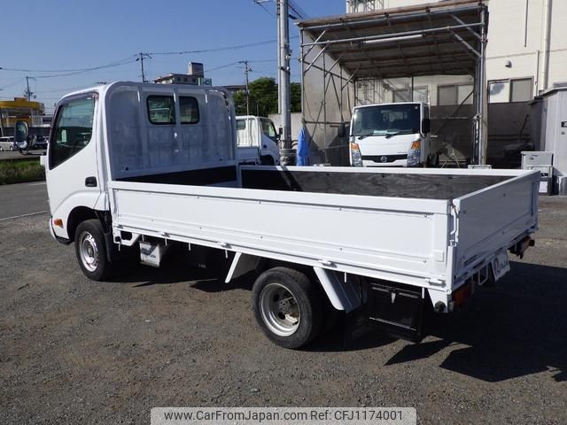 toyota dyna-truck 2017 GOO_NET_EXCHANGE_0704331A30250424W001 image 2