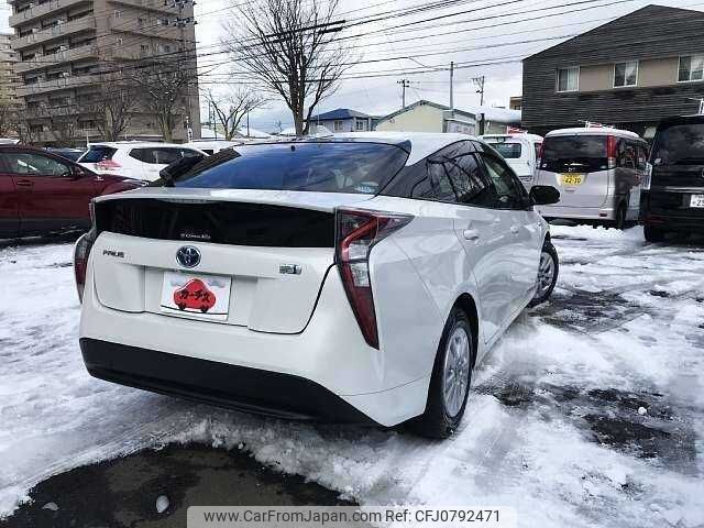 toyota prius 2016 504928-928226 image 2