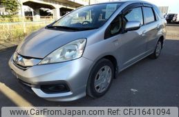 honda fit-shuttle-hybrid 2014 CFJ1641094