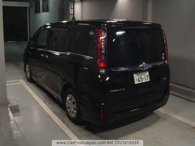 toyota esquire 2015 CFJ1616535 image 2