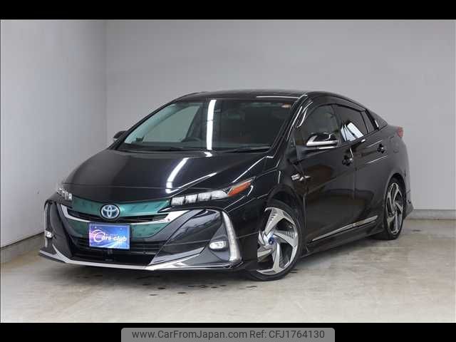 toyota prius-phv 2017 CFJ1764130 image 1