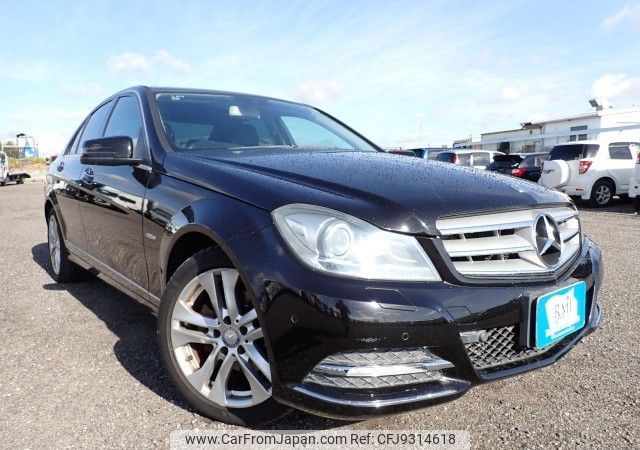 mercedes-benz c-class 2011 REALMOTOR_N2023120109F-24 image 2