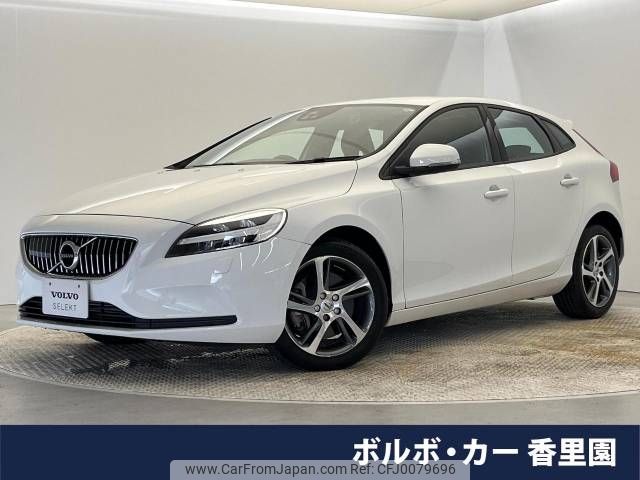 volvo v40 2017 -VOLVO--Volvo V40 DBA-MB4154T--YV1MV2920H2419943---VOLVO--Volvo V40 DBA-MB4154T--YV1MV2920H2419943- image 1