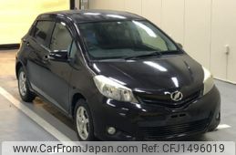 toyota vitz 2013 CFJ1496019
