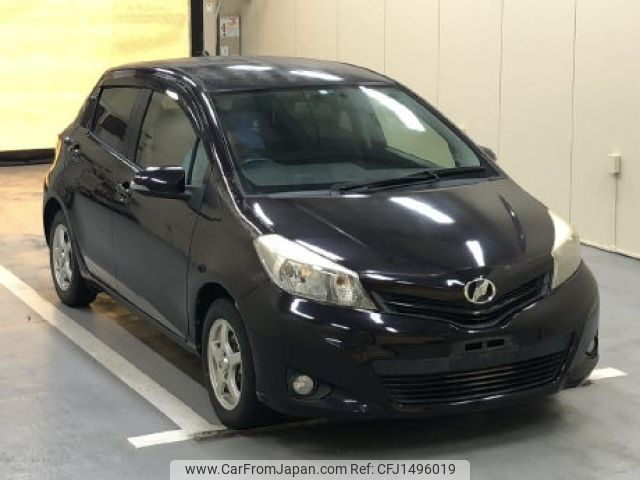 toyota vitz 2013 CFJ1496019 image 1