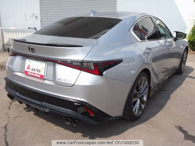 lexus is 2020 CFJ1608230 image 2