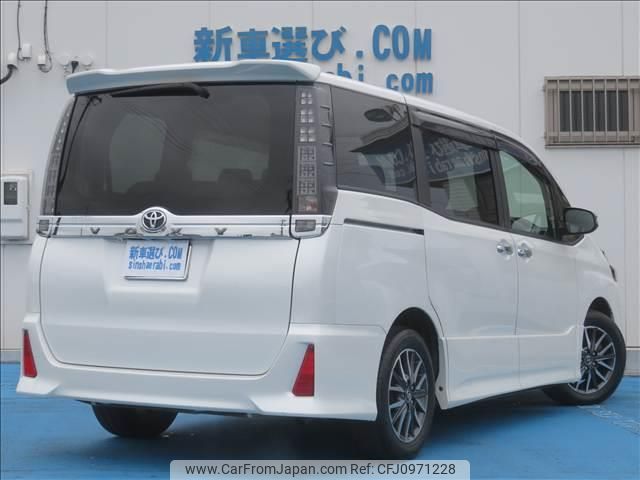 toyota voxy 2016 GOO_JP_988025033100601994002 image 2