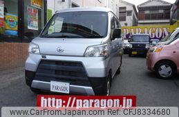 daihatsu-hijet-cargo-2019-7913-car_865786d1-80a2-4e6f-913c-61ff30af4055