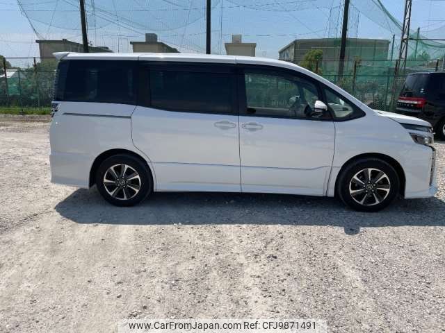 toyota voxy 2017 -TOYOTA--Voxy ZRR80W--ZRR80-0358405---TOYOTA--Voxy ZRR80W--ZRR80-0358405- image 2