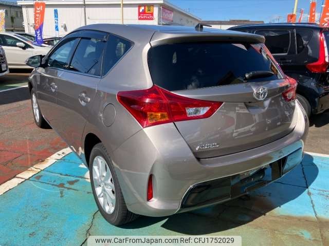 toyota auris 2013 CFJ1752029 image 2